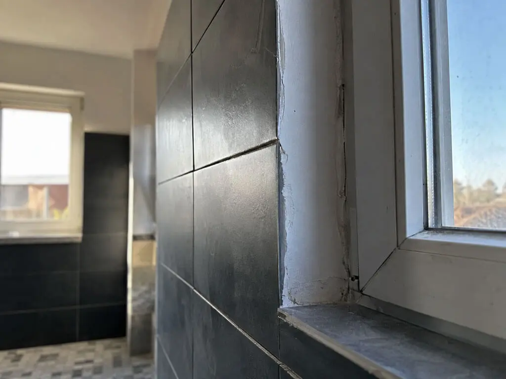 Malfaçons : carrelage et menuiserie non conformes