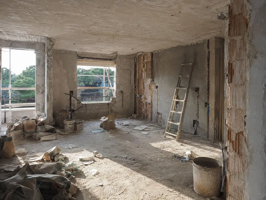 Vérification de la liste des réserves lors d'une réception de chantier